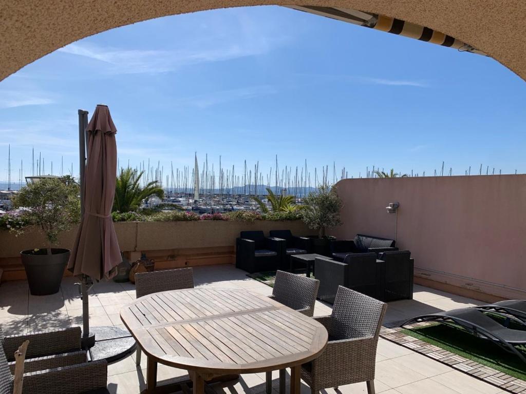 Cap Au Sud Apartment Hyeres Bagian luar foto